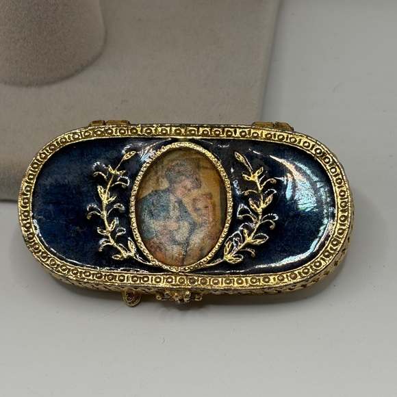 Vintage Estee Lauder Blue Enamel Victorian Couple Cameo Solid Perfume Holder - Picture 2 of 8